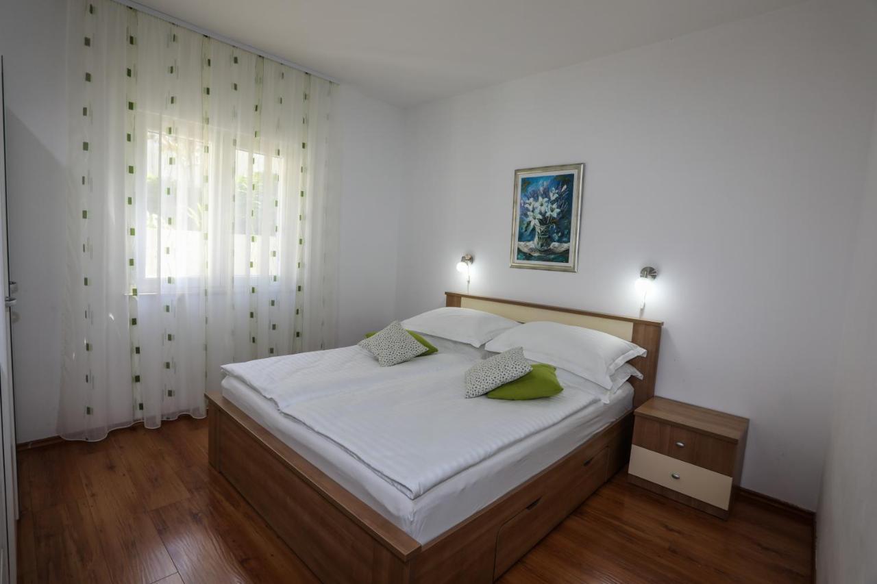 Apartments Plazibat Hvar Town Buitenkant foto